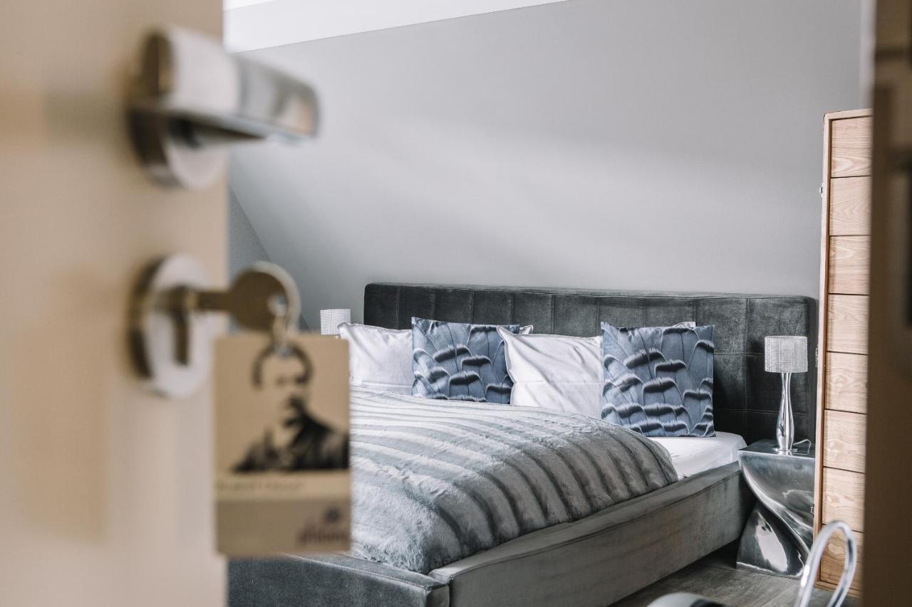 Boutique Hotel Pfauen Шорндорф Екстериор снимка